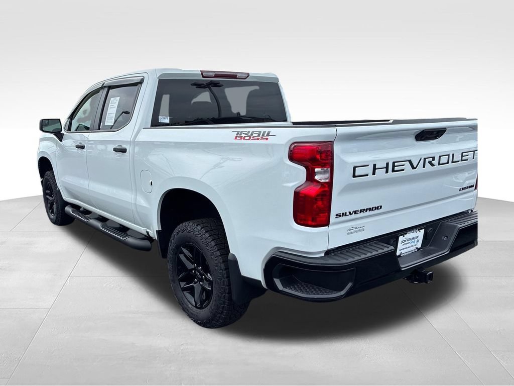 Used 2025 Chevrolet Silverado 1500 Custom Trail Boss w/ LPO, Dark Essentials Package AWD/4WD image 3
