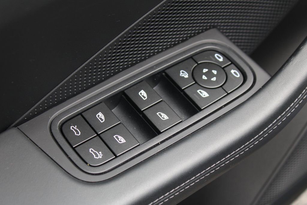 Certified 2024 Porsche Macan 4 Electric image 19