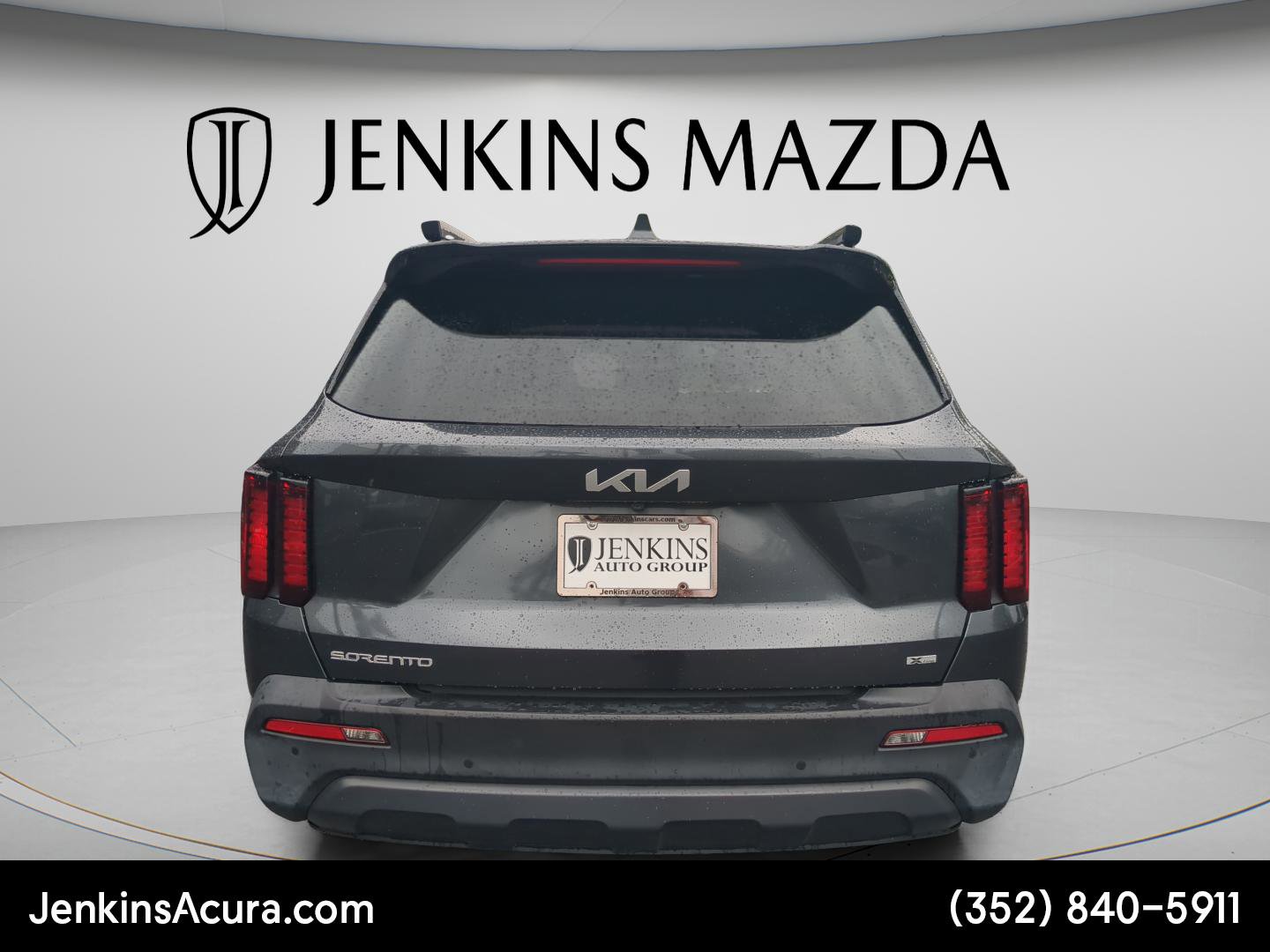 Used 2023 Kia Sorento S image 4