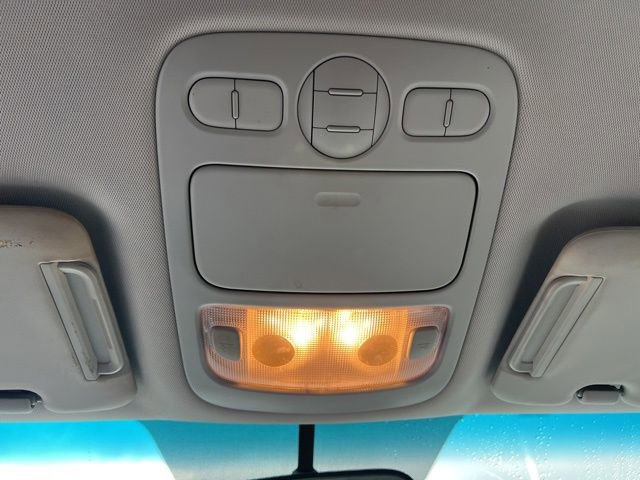 Used 2012 Kia Sedona LX image 21