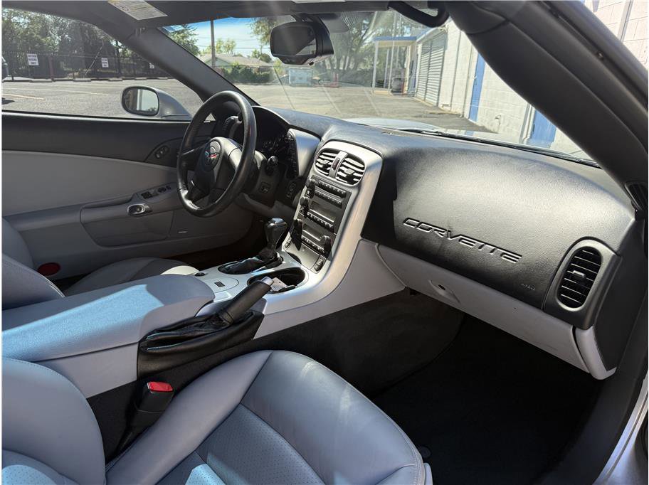 Used 2005 Chevrolet Corvette Coupe w/ Preferred Equipment Group image 17