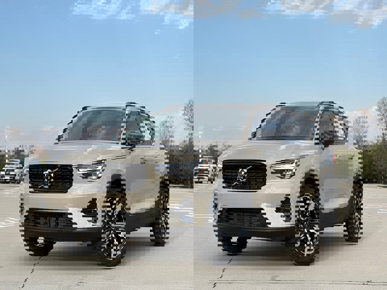 New 2026 Volvo XC40 B5 Plus w/ Protection Package Premier video 2