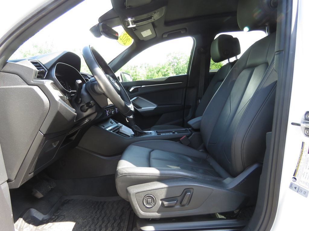Used 2022 Audi Q3 2.0T Premium w/ Convenience Package AWD/4WD image 10