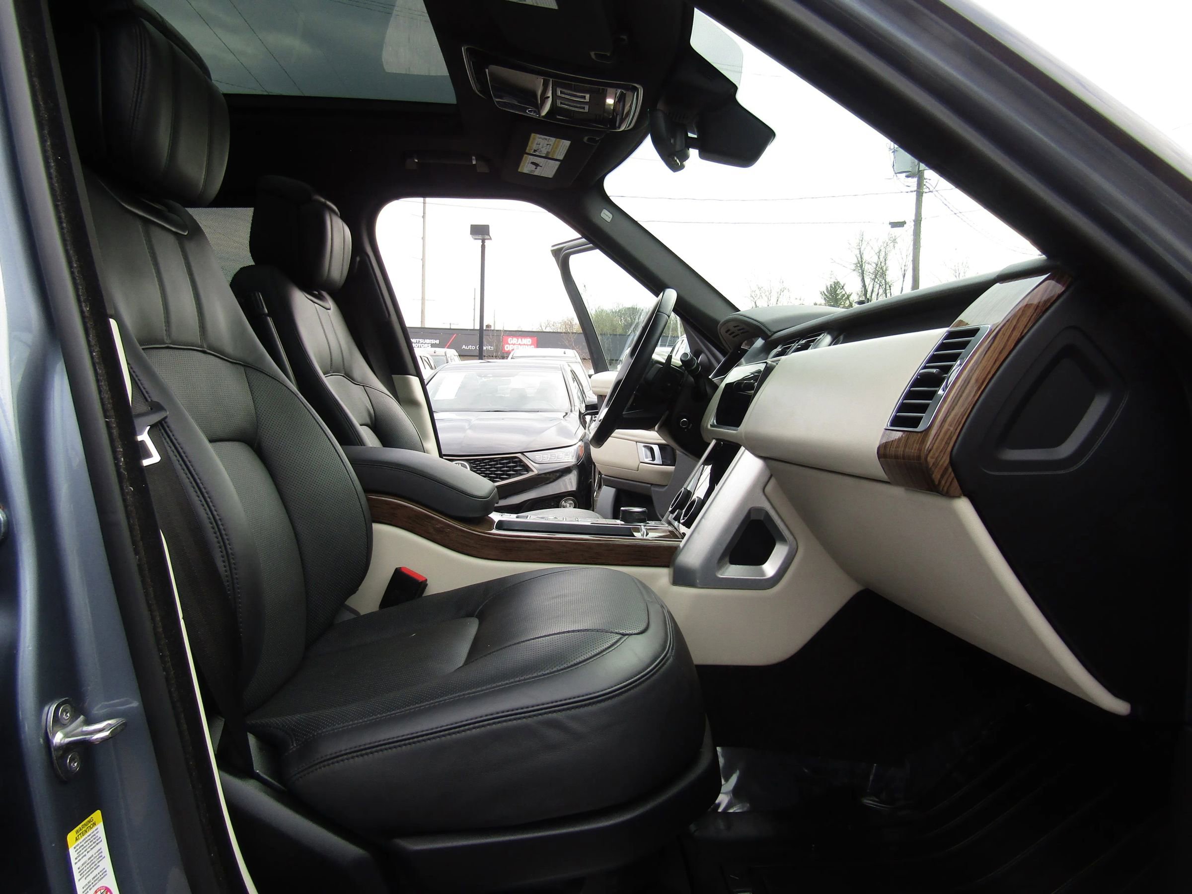 Used 2021 Land Rover Range Rover P525 Westminster Edition LWB image 16