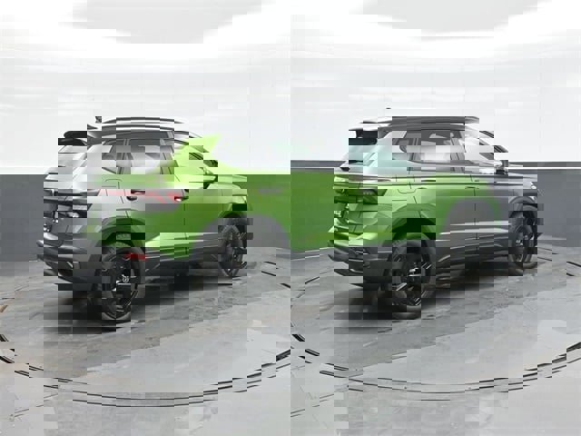 New 2026 Volkswagen Taos SE image 7