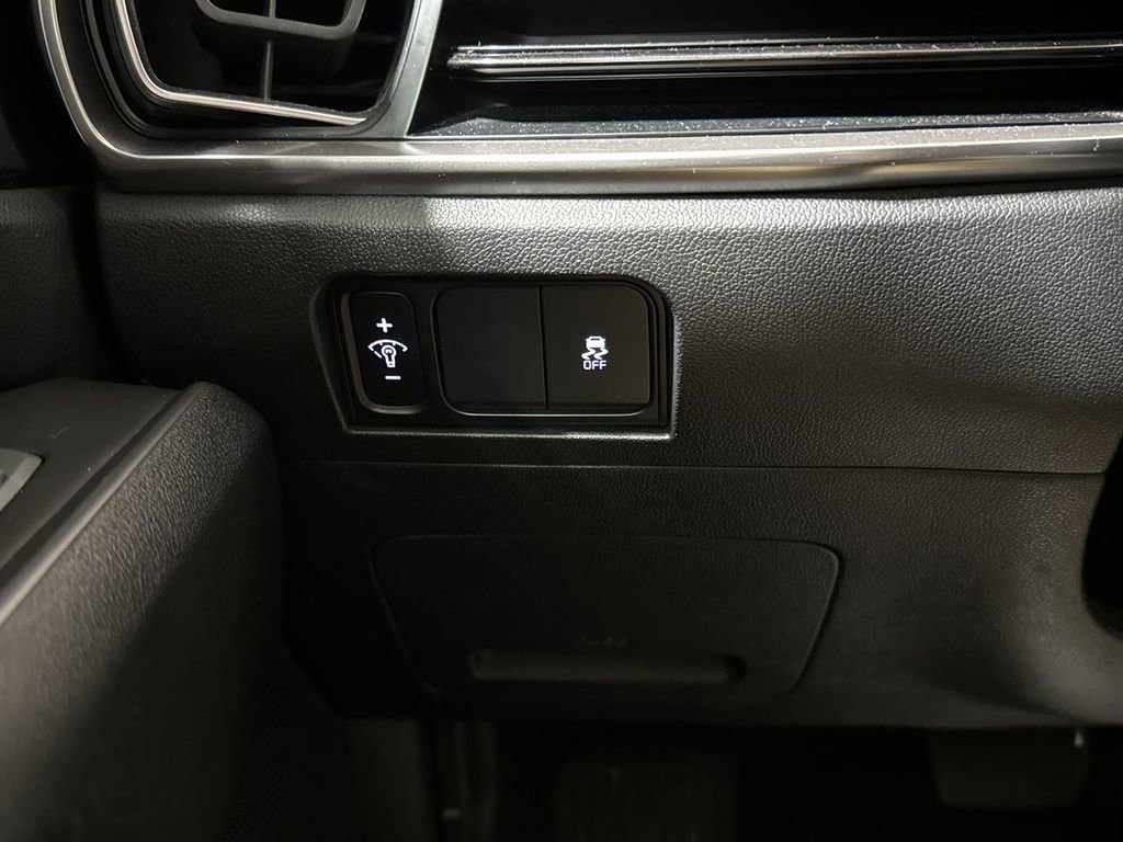 Used 2024 Kia Sorento S image 19