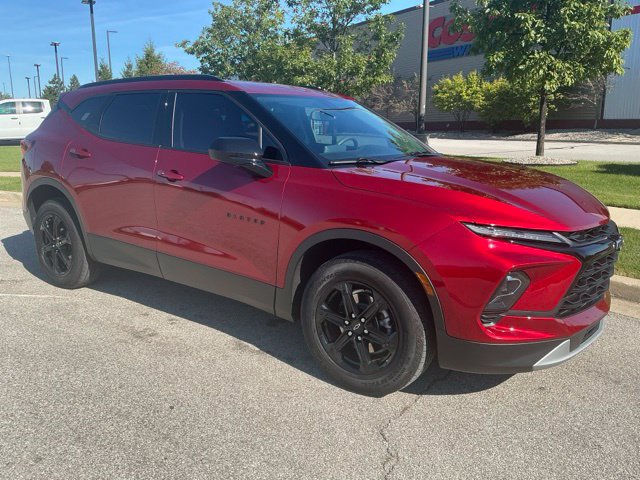 Used 2023 Chevrolet Blazer LT w/ Convenience Package AWD/4WD image 2