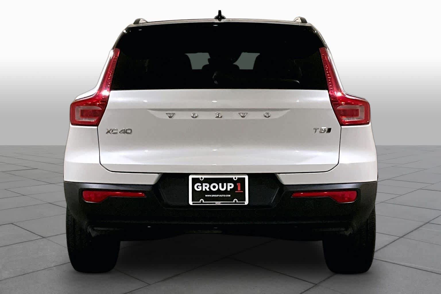 Used 2021 Volvo XC40 T5 R-Design w/ Advanced Package AWD/4WD image 4