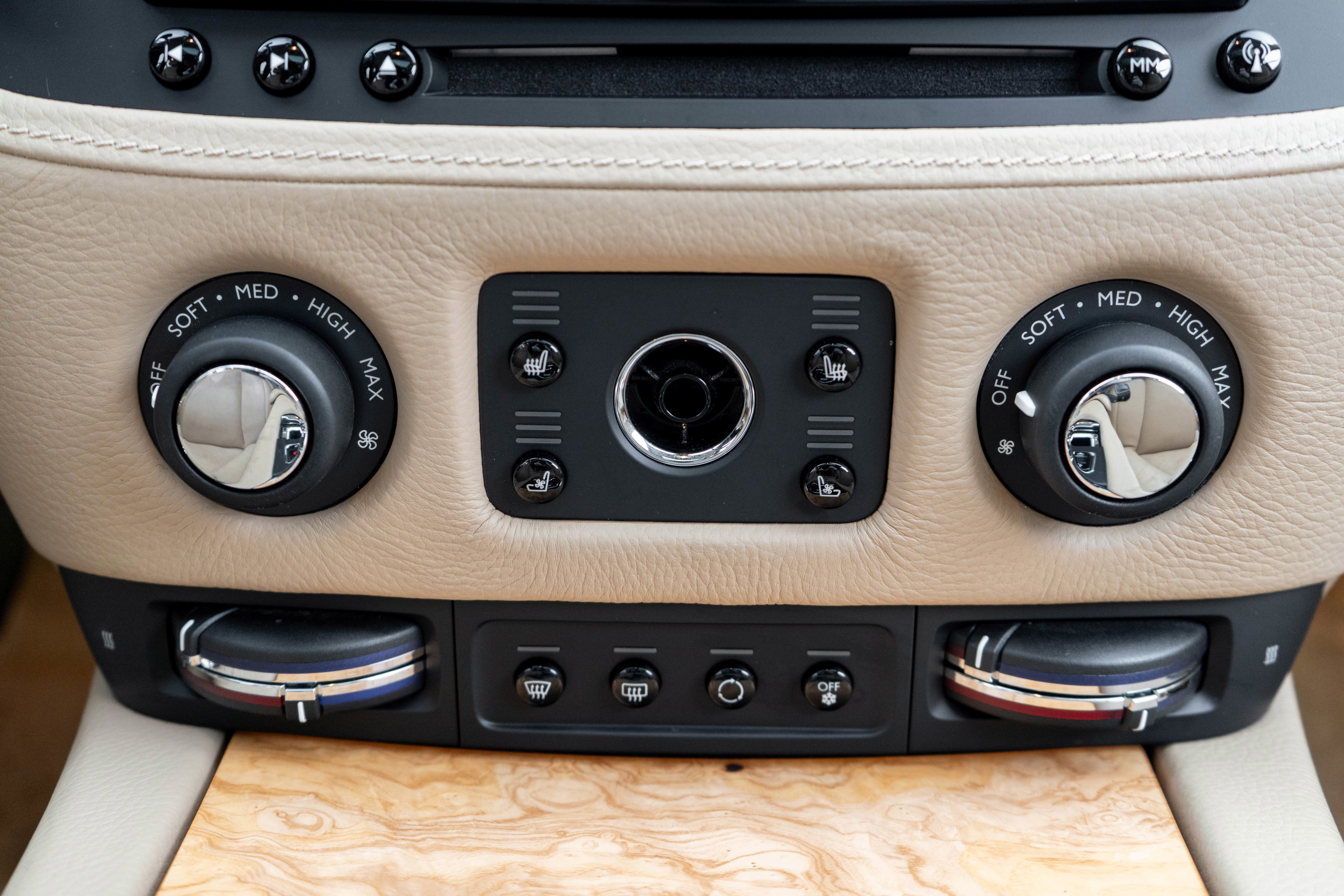 Used 2017 Rolls-Royce Ghost image 37