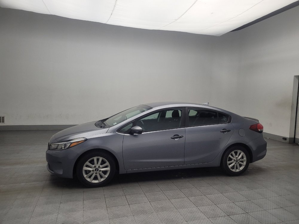 Used 2017 Kia Forte S image 2