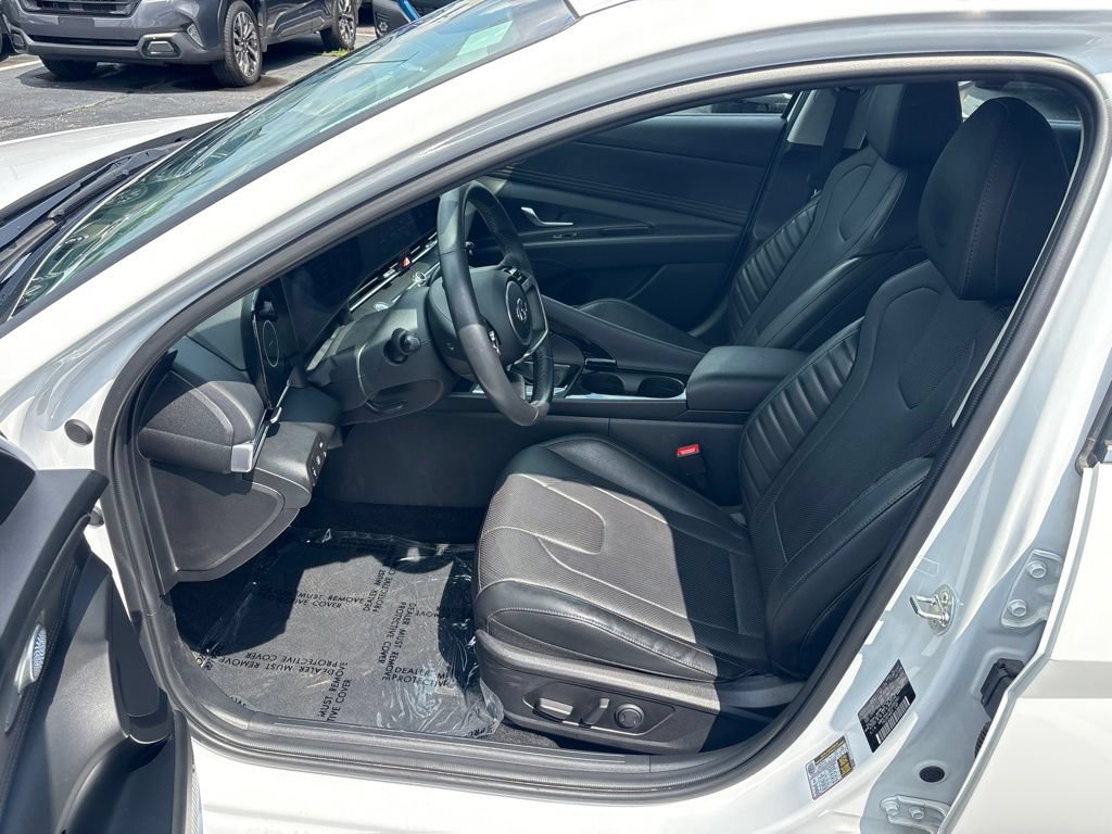 Used 2023 Hyundai Elantra Limited FWD image 10