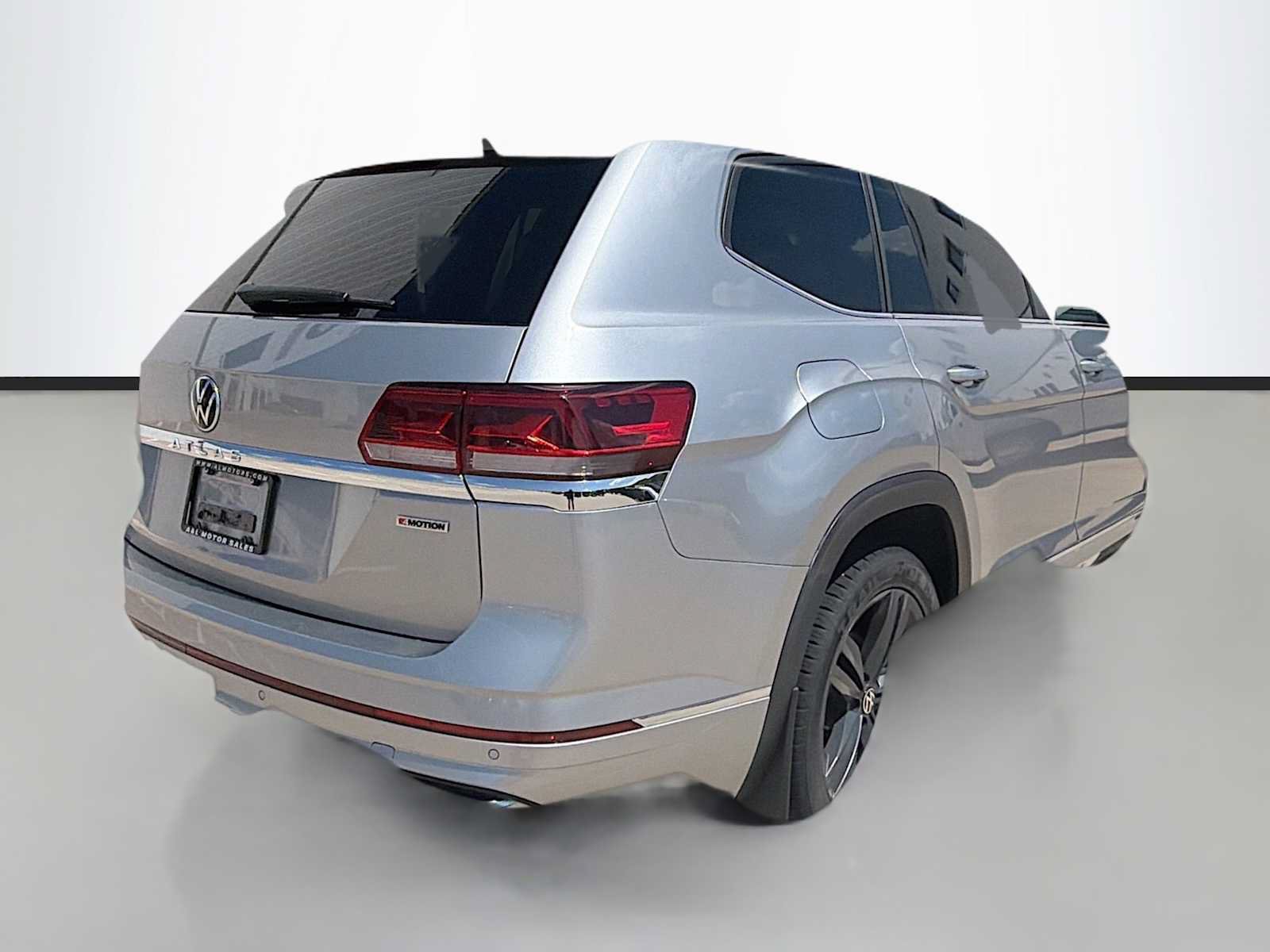 Used 2021 Volkswagen Atlas SE w/ Panoramic Sunroof Package AWD/4WD image 3