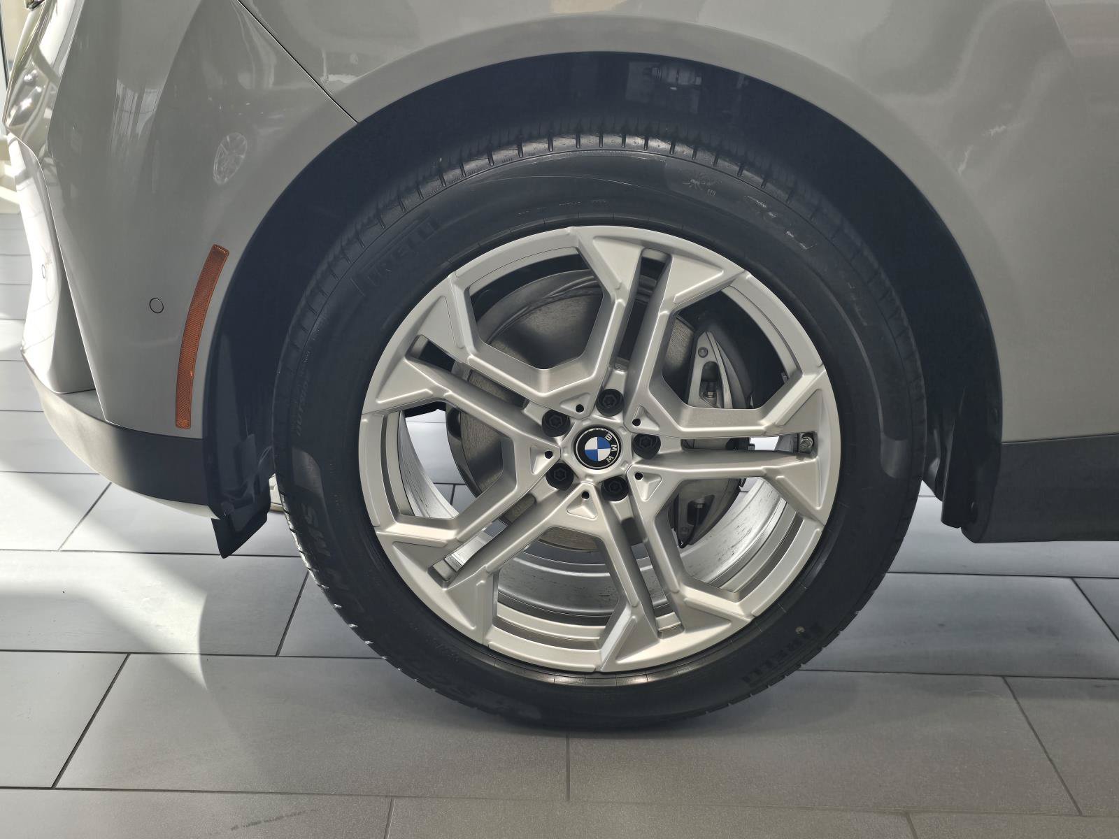 New 2027 BMW X5 xDrive40i w/ Climate Package AWD/4WD image 10