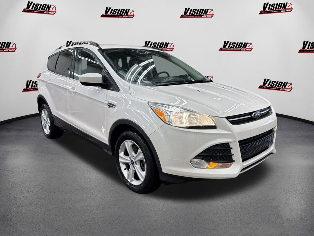 Used 2014 Ford Escape SE w/ Equipment Group 201A image 3