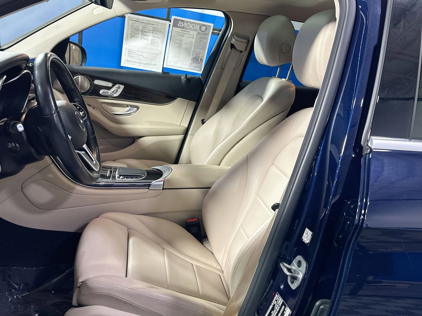 Used 2021 Mercedes-Benz GLC 300 4MATIC w/ Multimedia Package image 13