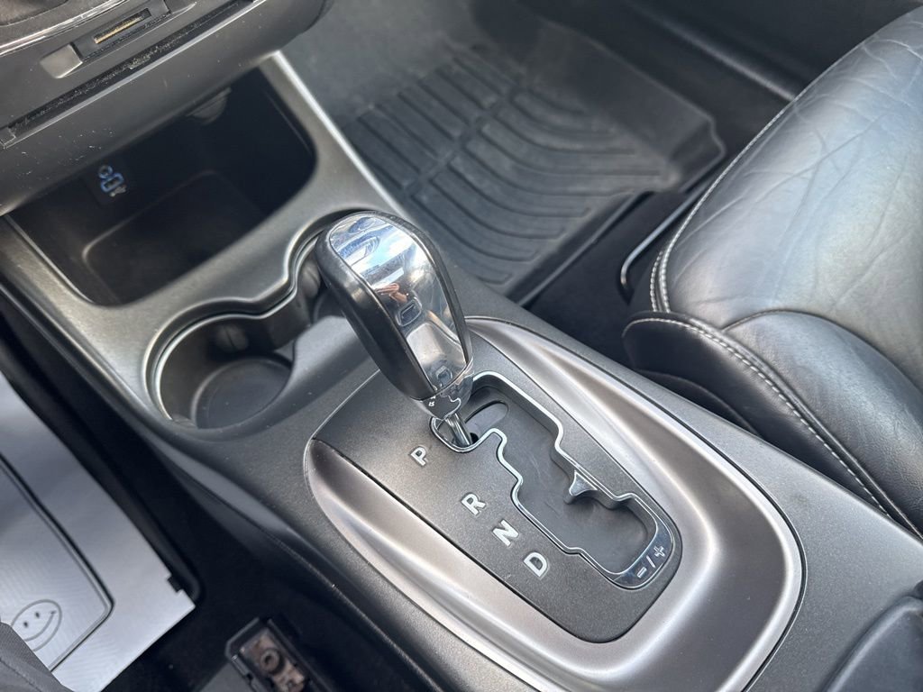 Used 2018 Dodge Journey Crossroad w/ Nav & Sun Group FWD image 23