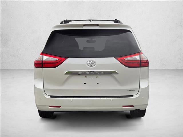 Used 2015 Toyota Sienna Limited image 7