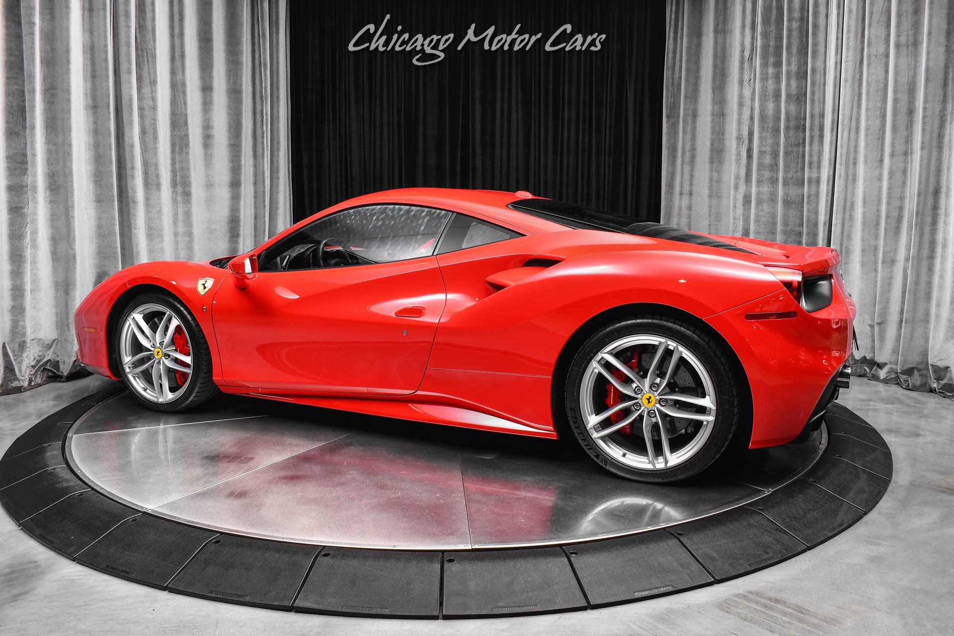 Used 2018 Ferrari 488 GTB image 3