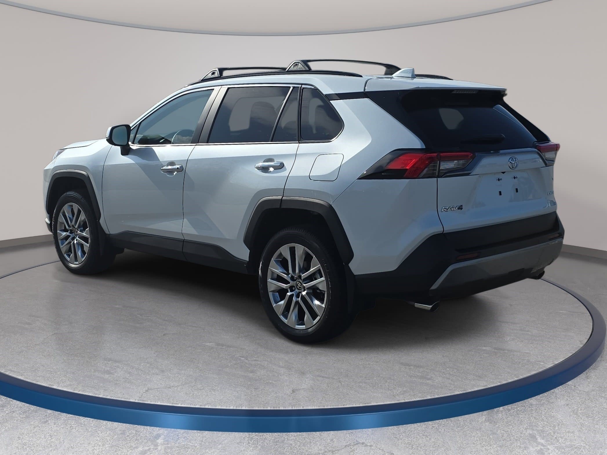 Used 2025 Toyota RAV4 Limited w/ Advanced Technology Package image 7