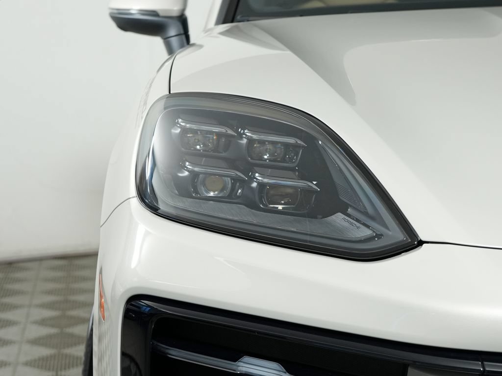 Certified 2026 Porsche Cayenne AWD/4WD image 11