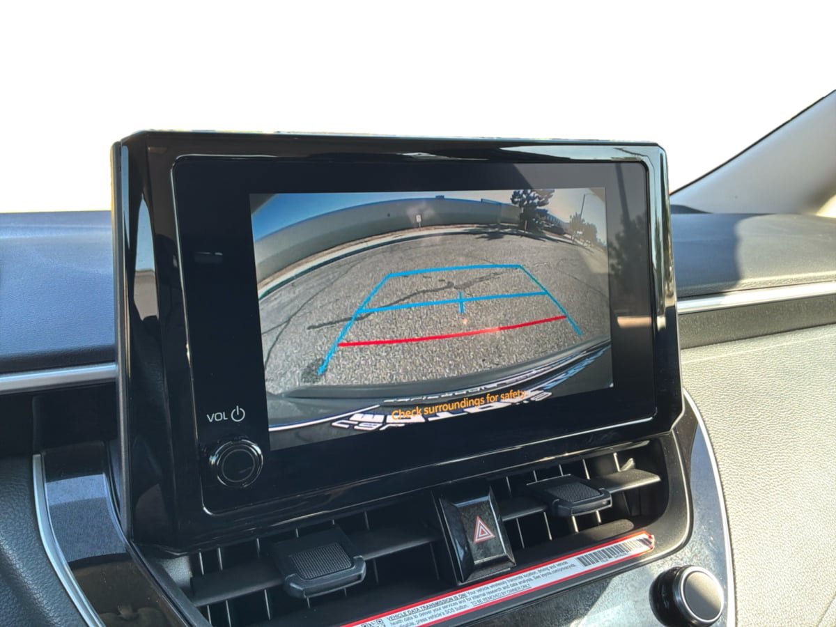 Used 2025 Toyota Corolla LE w/ LE Premium Package FWD image 13