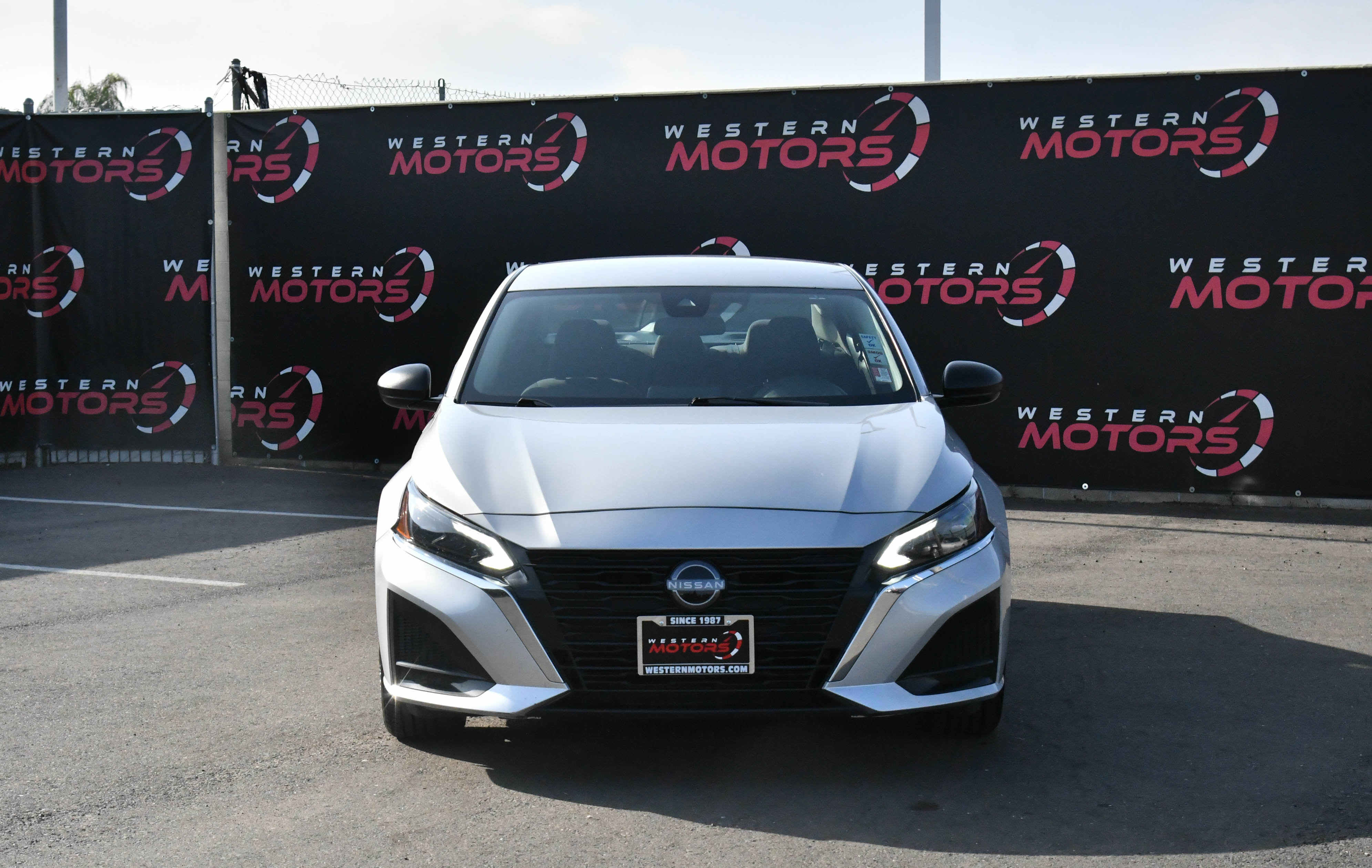 Used 2024 Nissan Altima 2.5 SV image 2
