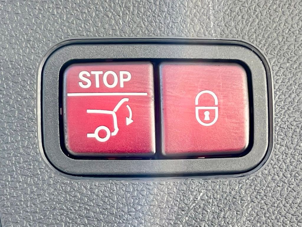 Certified 2022 Mercedes-Benz GLC 300 4MATIC image 40