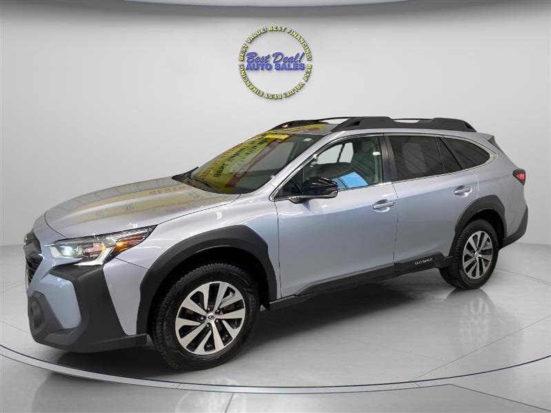 Used 2023 Subaru Outback Premium image 3
