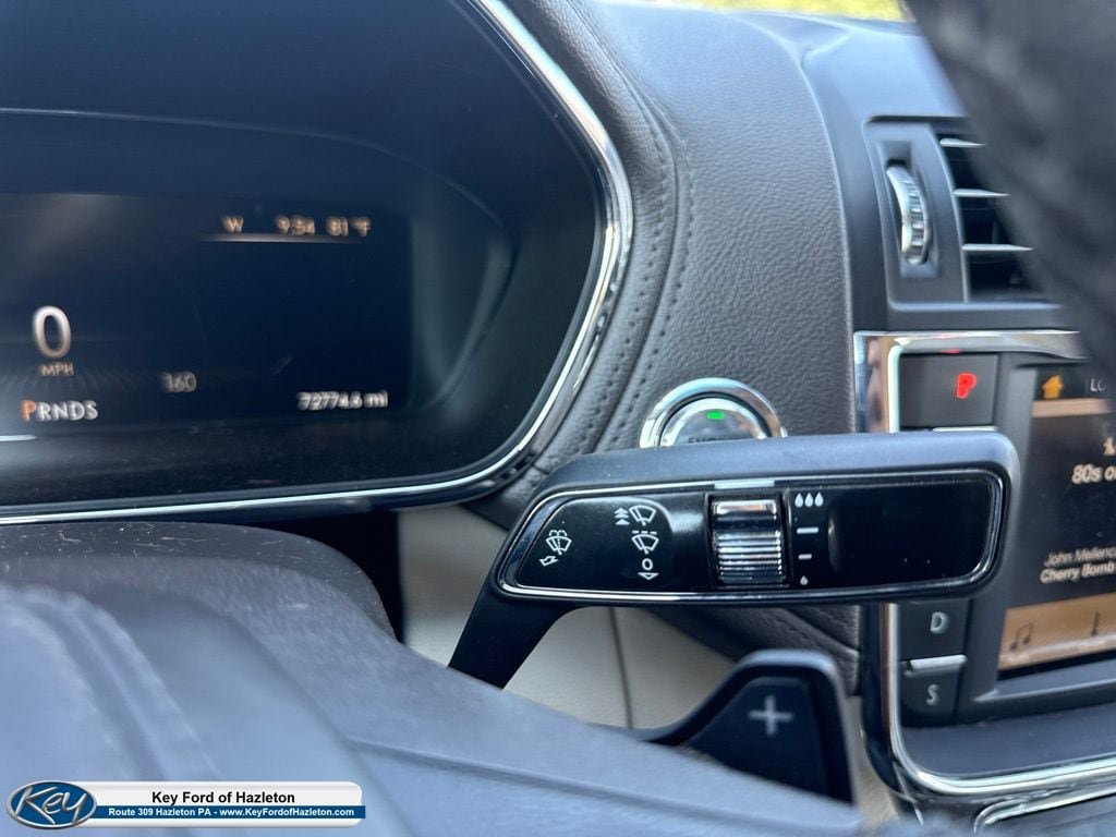 Used 2018 Lincoln Continental Premiere AWD/4WD image 29