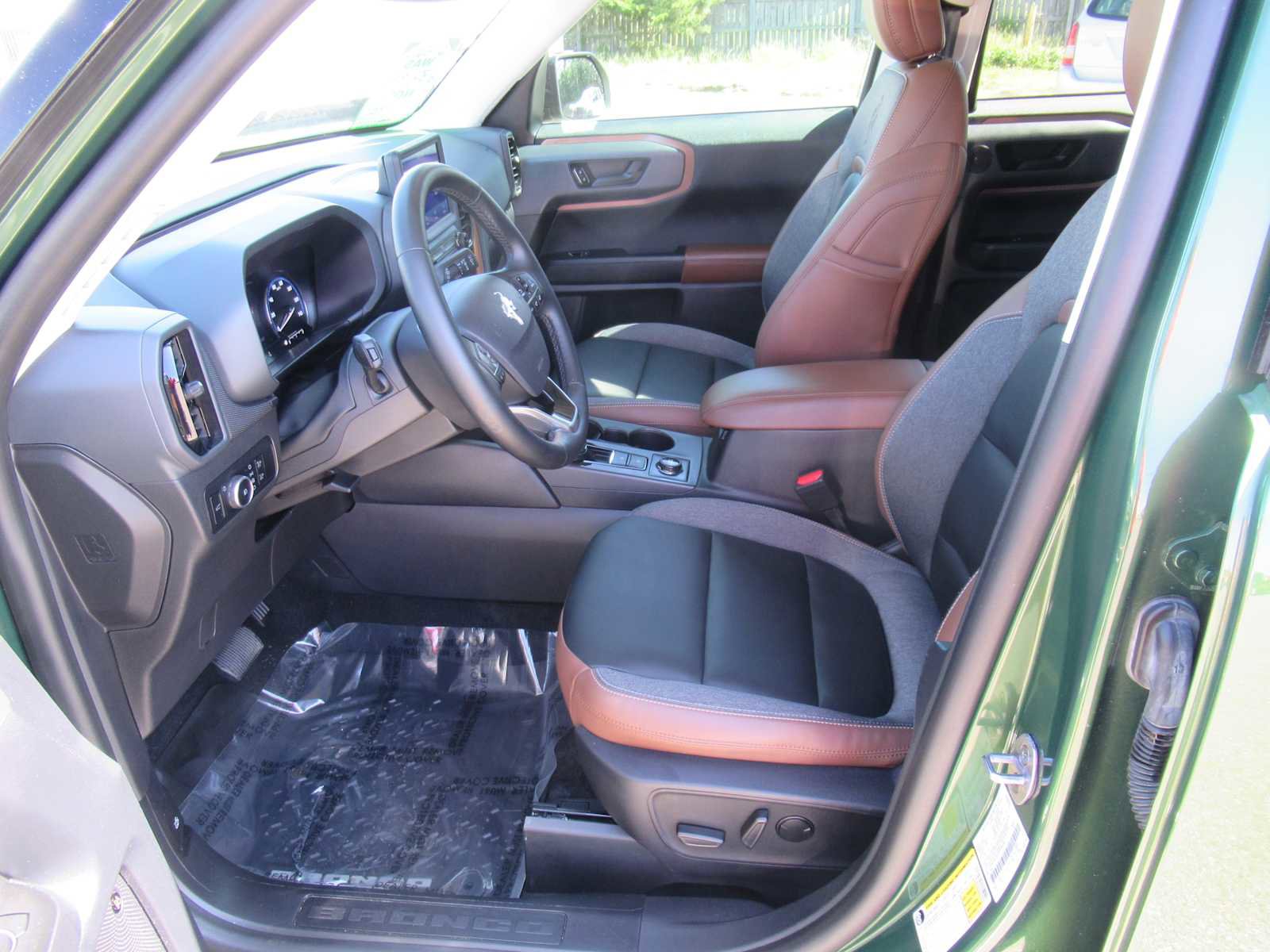 Used 2024 Ford Bronco Sport Outer Banks w/ Tech Package image 15