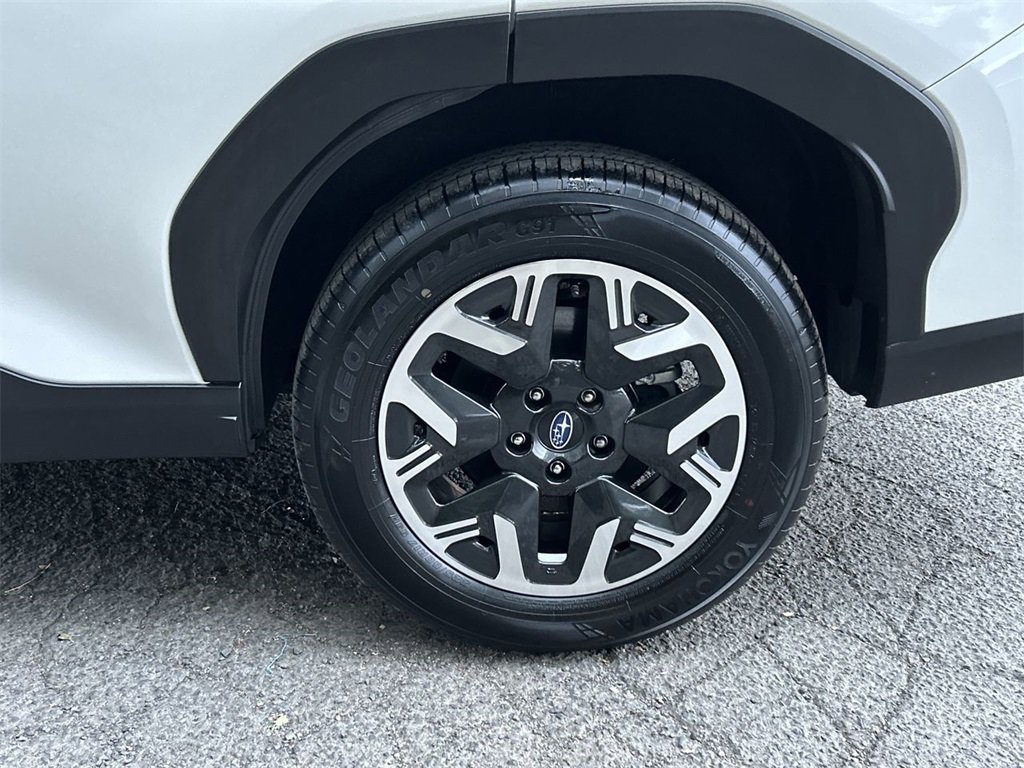 Certified 2025 Subaru Forester Premium image 11