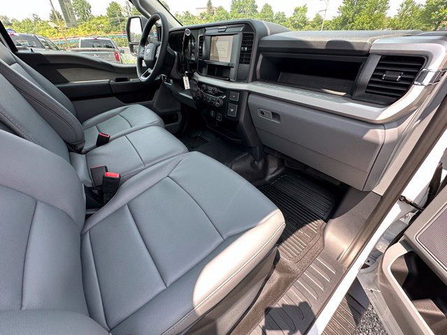 New 2026 Ford F550 4x4 Regular Cab Super Duty image 19