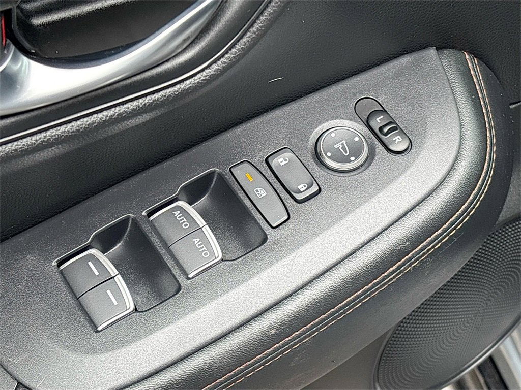 Used 2025 Honda HR-V Sport image 17