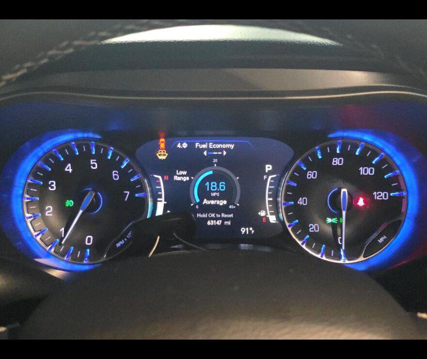 Used 2024 Chrysler Pacifica Touring-L FWD image 5