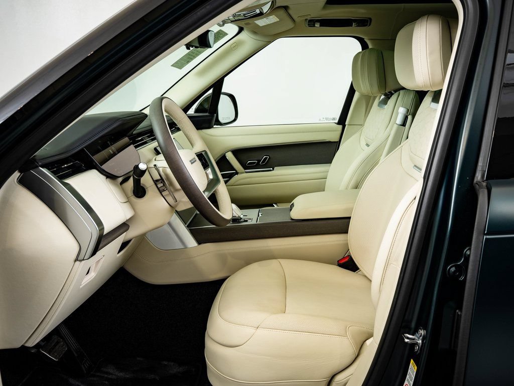 New 2026 Land Rover Range Rover SV AWD/4WD image 19