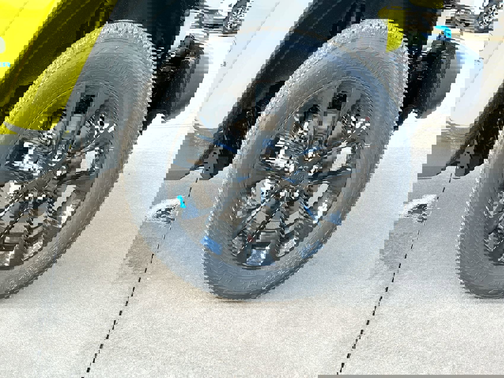 New 2023 Jeep Wrangler Sahara w/ Cold Weather Group image 10