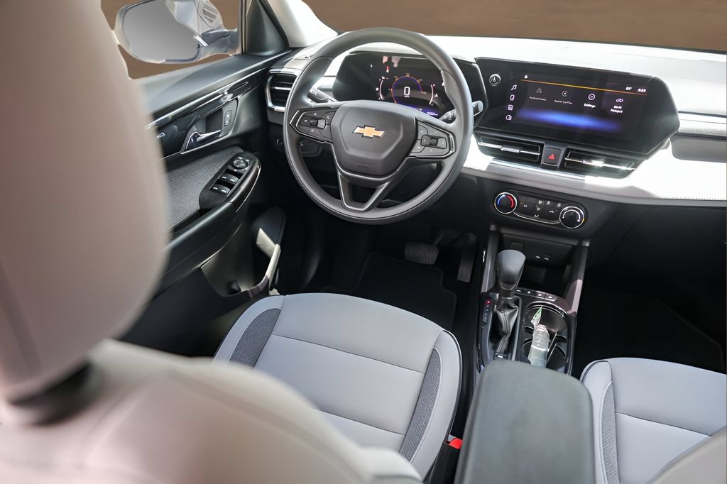 Used 2024 Chevrolet TrailBlazer LS w/ LS Convenience Package FWD image 25