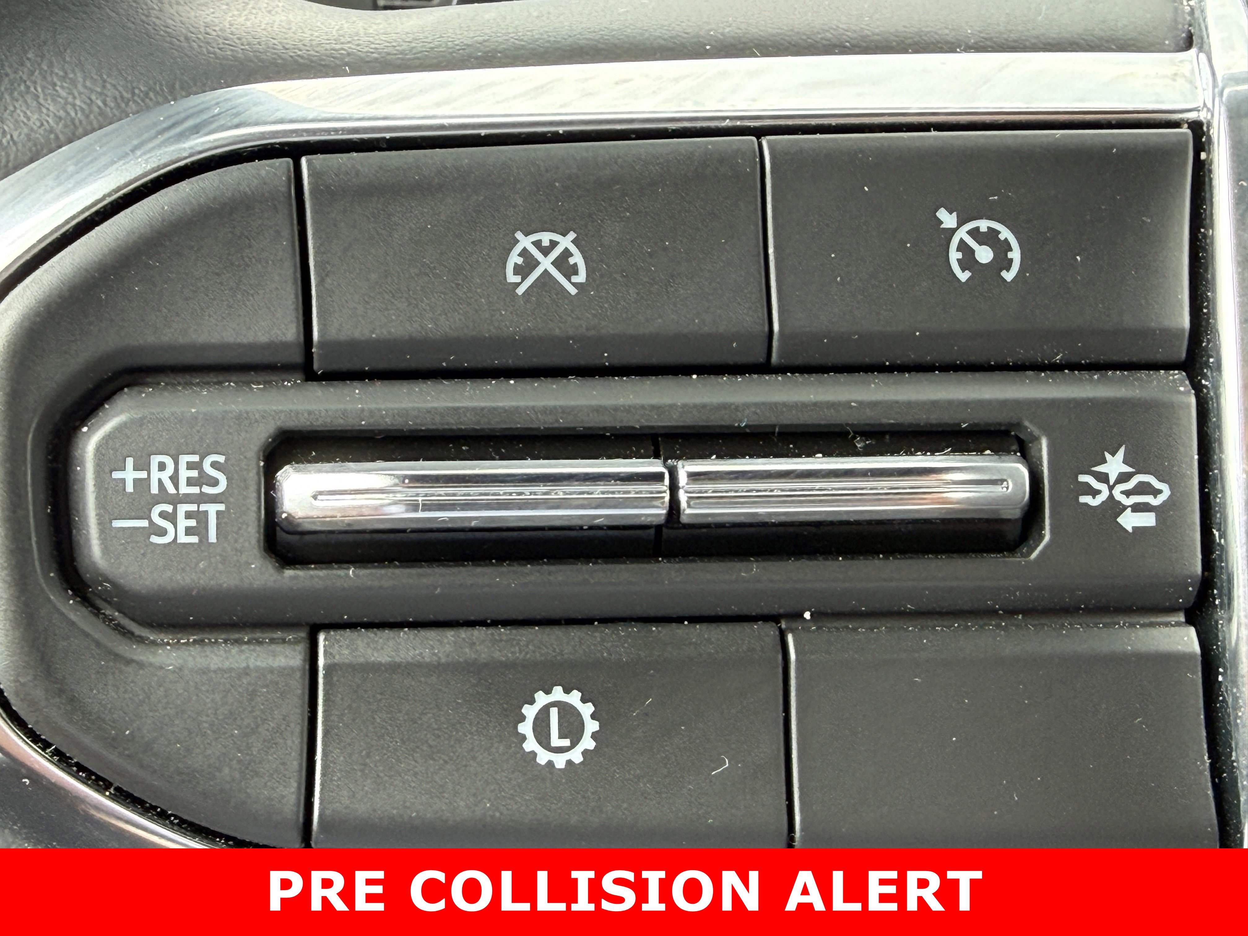Used 2025 GMC Acadia Denali AWD/4WD image 29