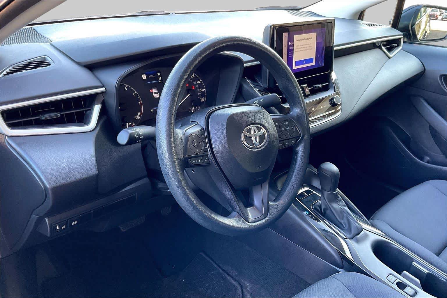 Used 2025 Toyota Corolla LE FWD image 18