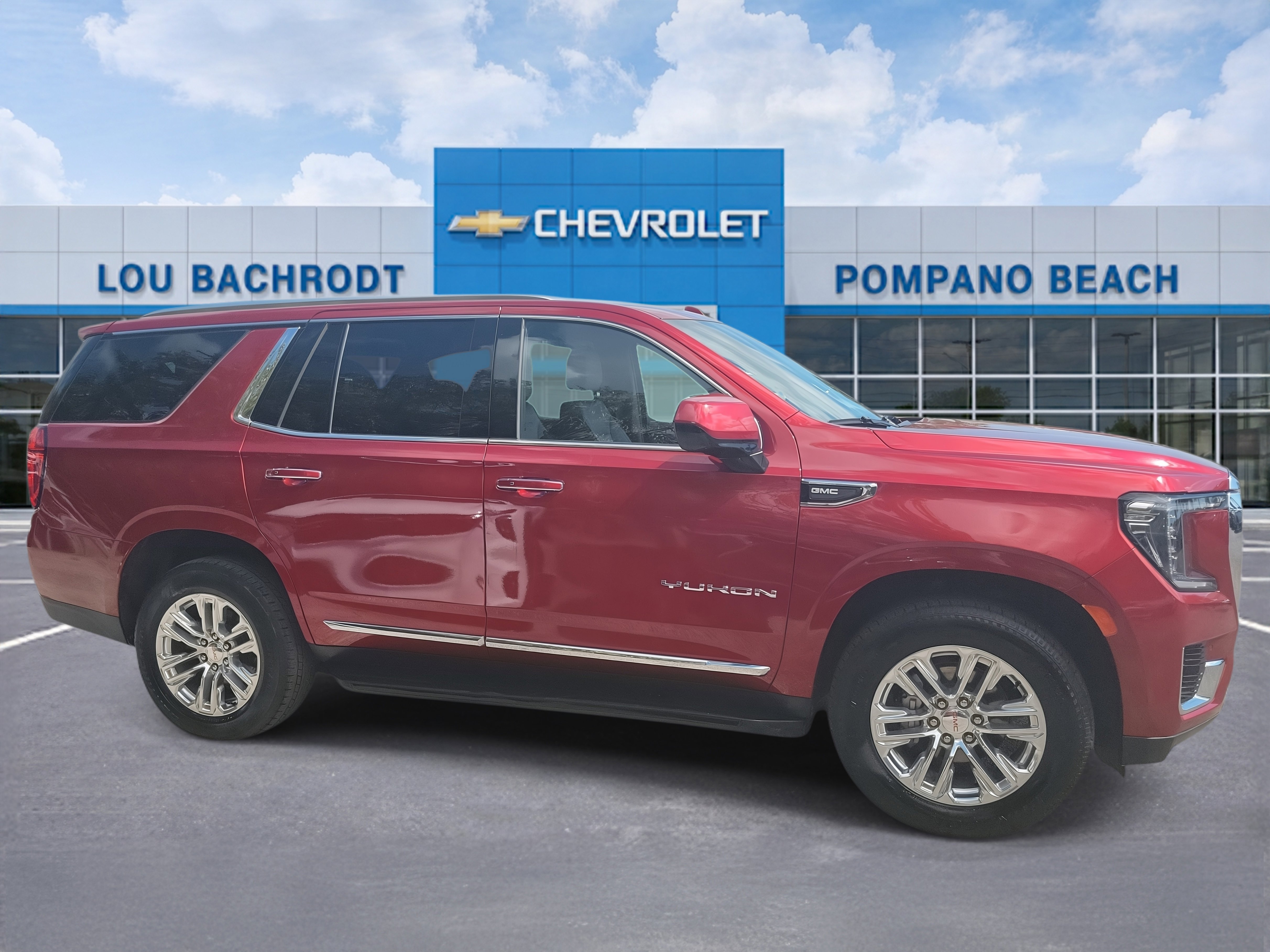 Used 2023 GMC Yukon SLT image 2