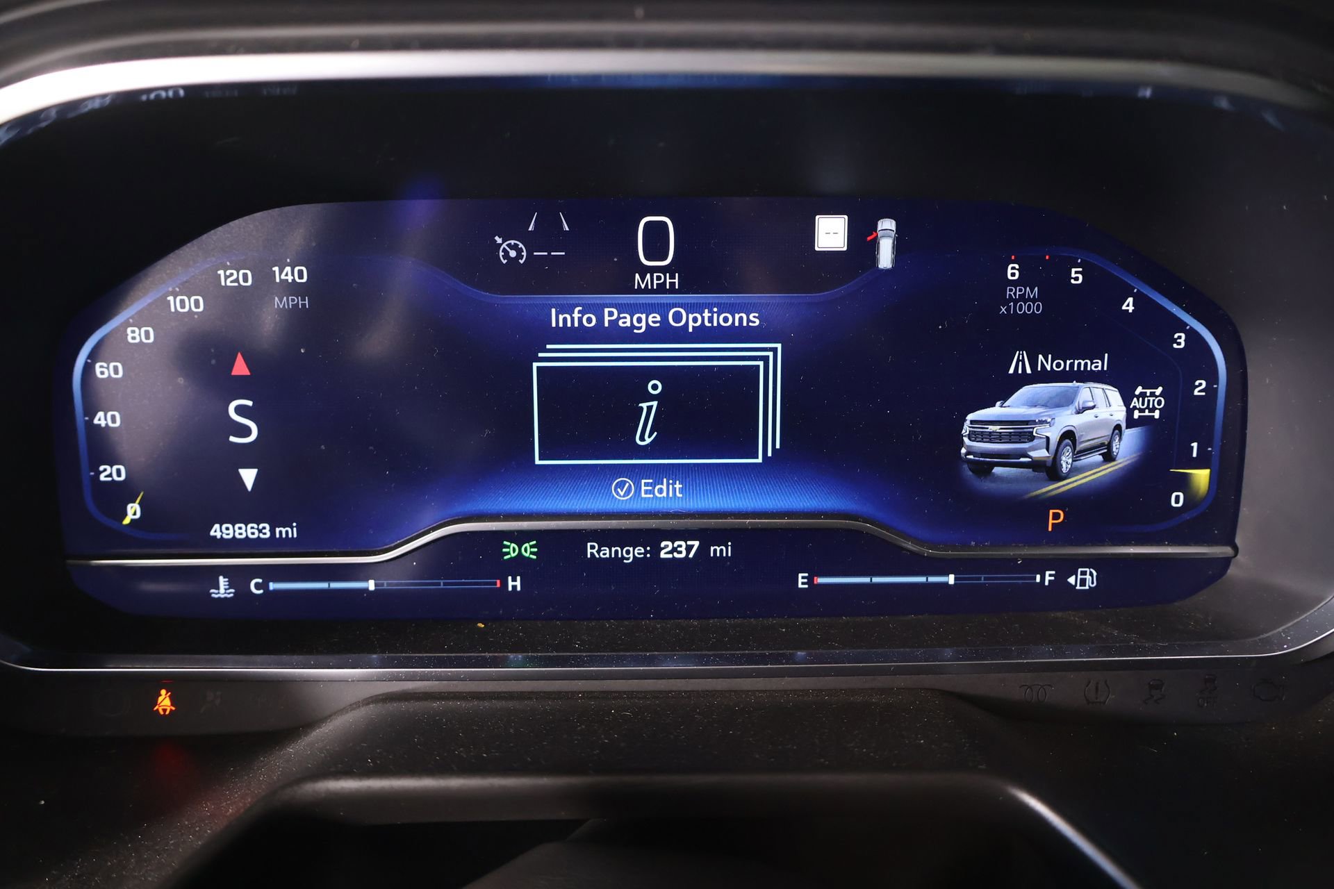 Used 2023 Chevrolet Suburban LT w/ Luxury Package image 3