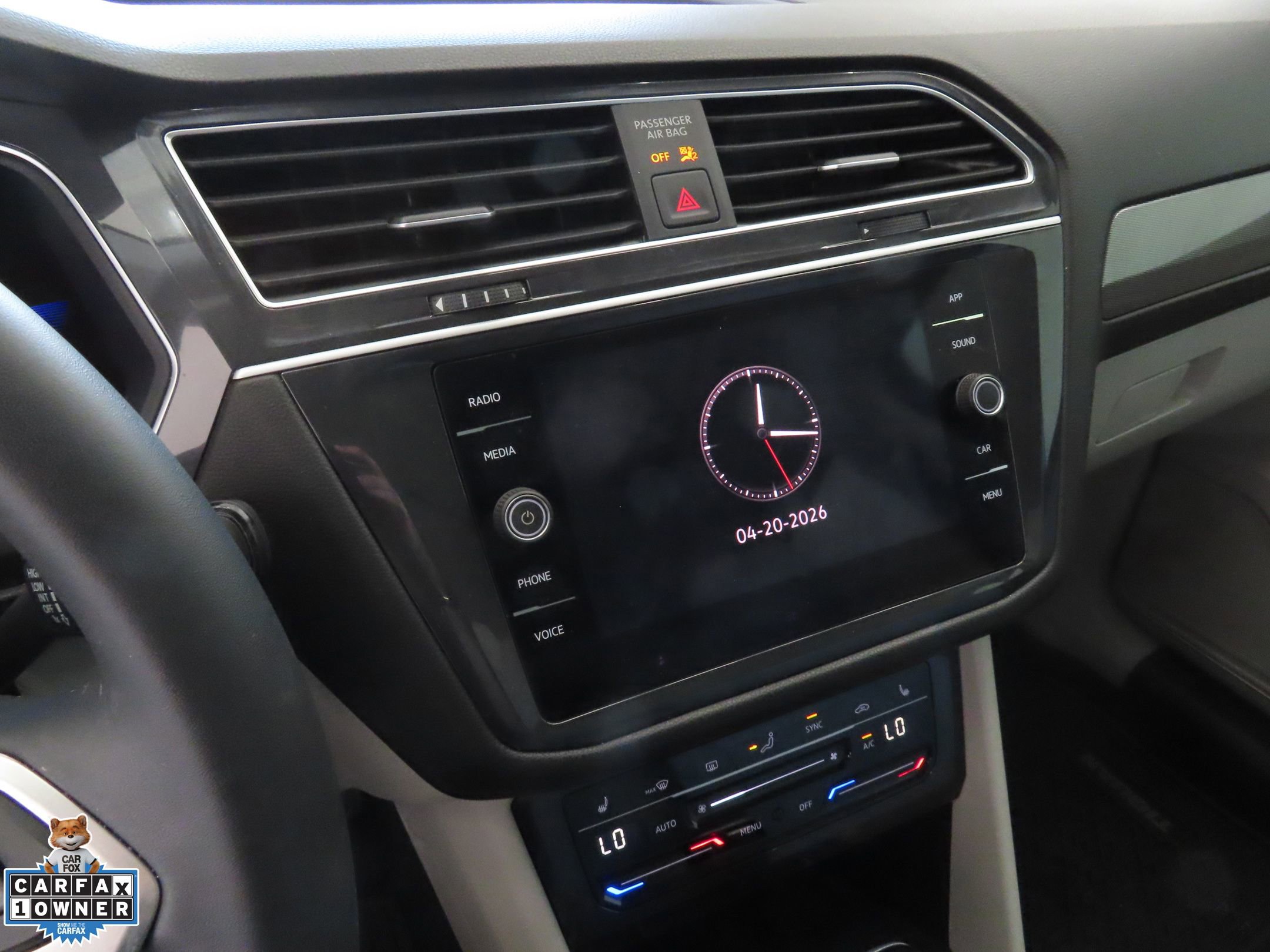 Certified 2024 Volkswagen Tiguan SE FWD image 17