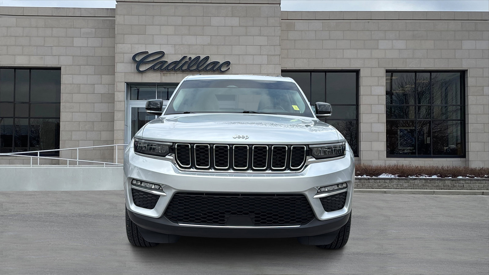 Used 2022 Jeep Grand Cherokee Limited image 7