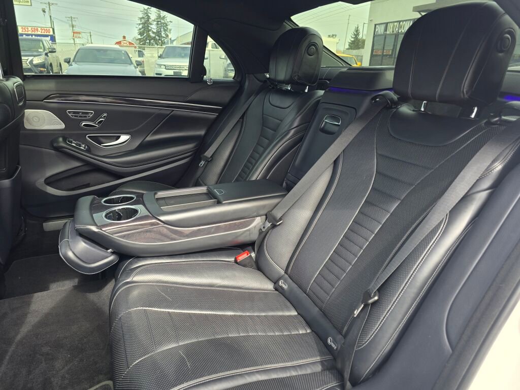 Used 2019 Mercedes-Benz S 560 Sedan w/ AMG Line Exterior image 17