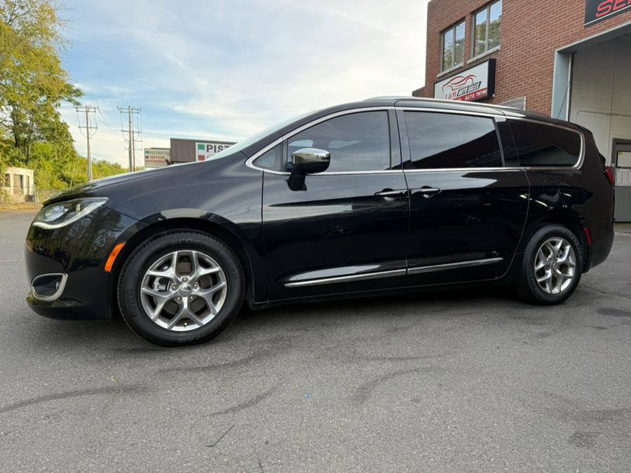 Used 2019 Chrysler Pacifica Limited FWD image 13
