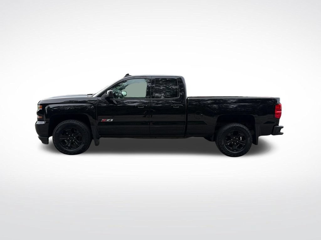 Used 2017 Chevrolet Silverado 1500 LT w/ Midnight Edition AWD/4WD image 2
