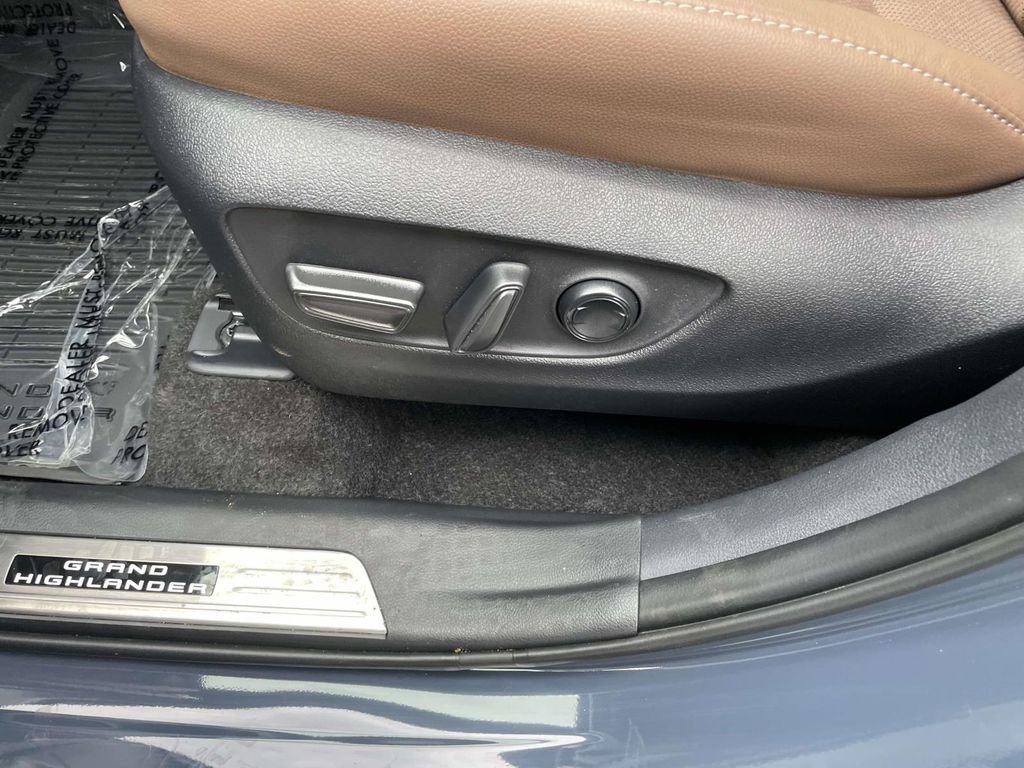New 2026 Toyota Grand Highlander AWD Hybrid image 31