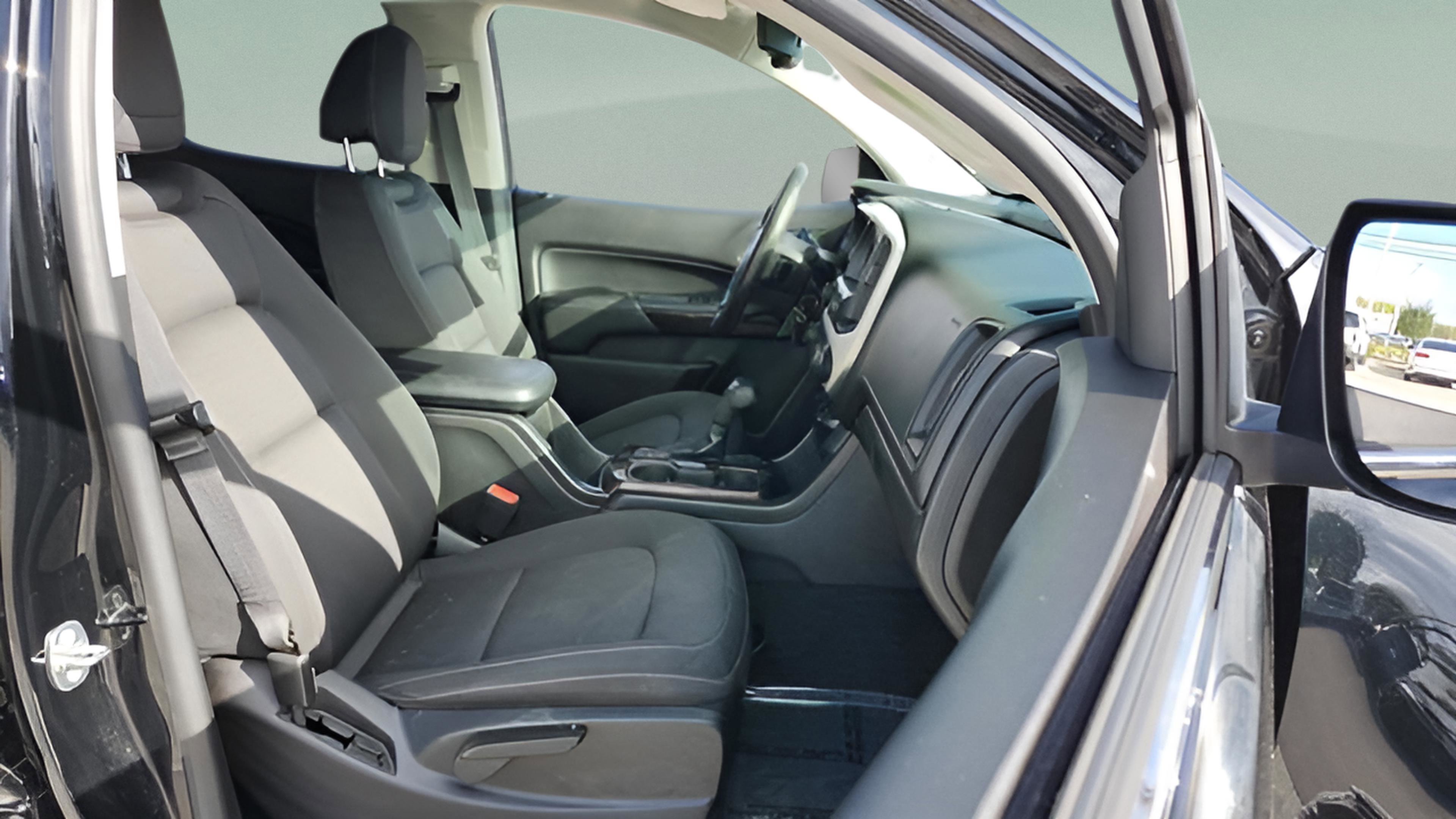 Used 2017 GMC Canyon SLE w/ Nightfall Edition image 18