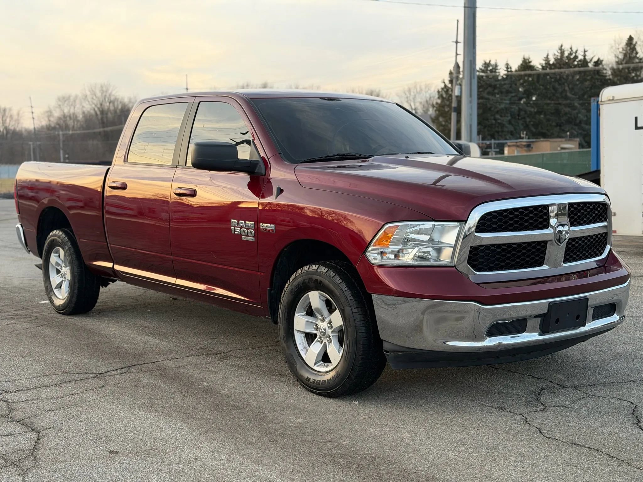 Used 2020 RAM 1500 Classic SLT image 3