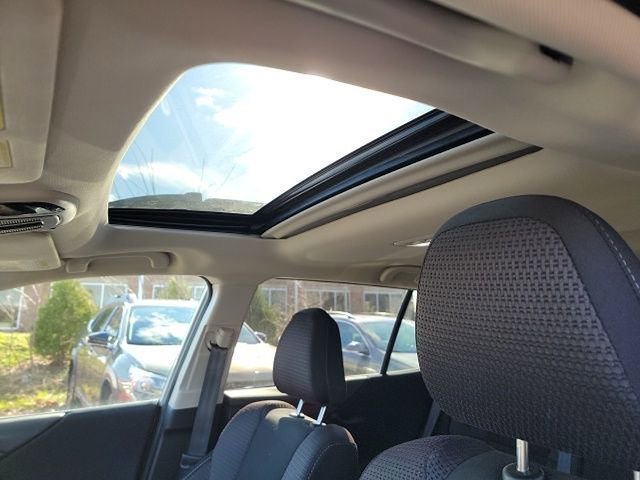 Used 2025 Subaru Outback Premium image 9